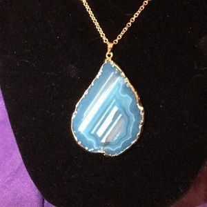 Blue Agate pendant necklace NWOT